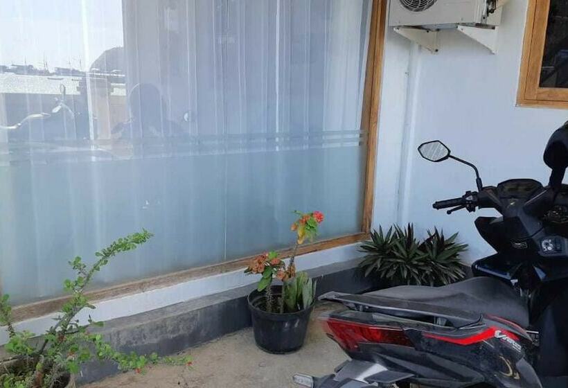 Семейный Номер, Bajo Sunset Hostel