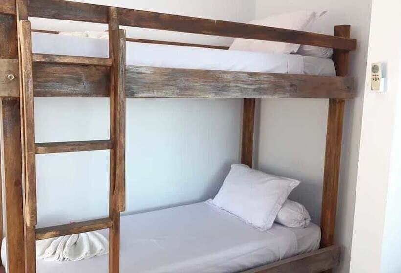 Кровать в Общей Комнате, Bajo Sunset Hostel