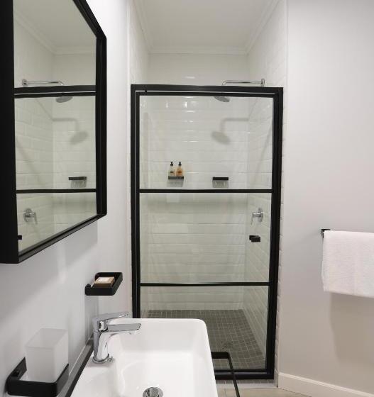 Дом 4 Спальни, Lavender Moon Guest House