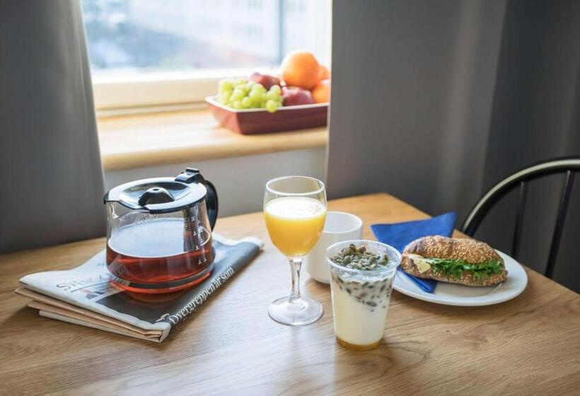 Семейное Студио, Biz Apartment Solna