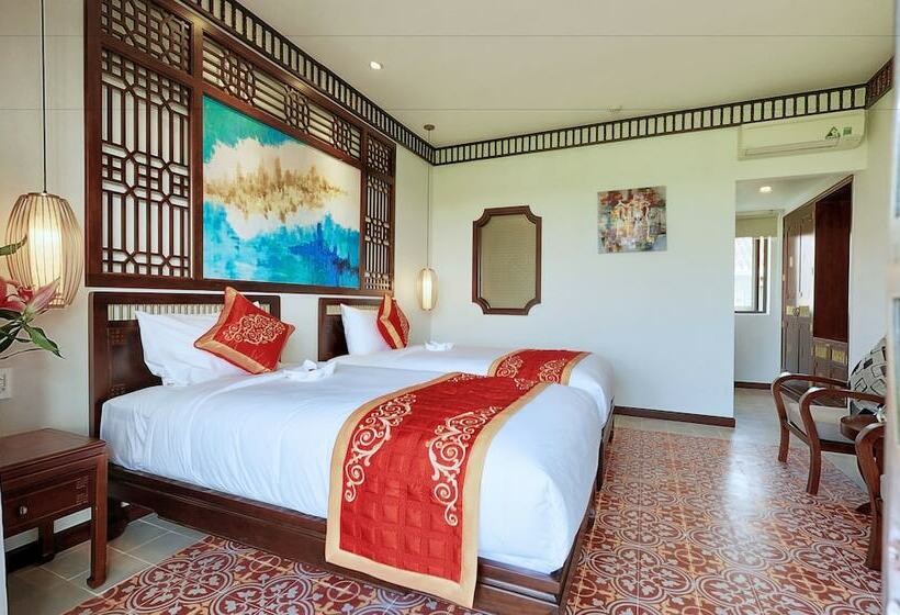 اتاق لوکس با چشم‌انداز استخر, Hoi An Field Boutique Resort & Spa