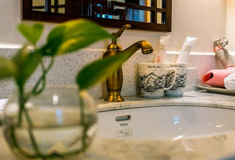 اتاق لوکس با چشم‌انداز استخر, Hoi An Field Boutique Resort & Spa