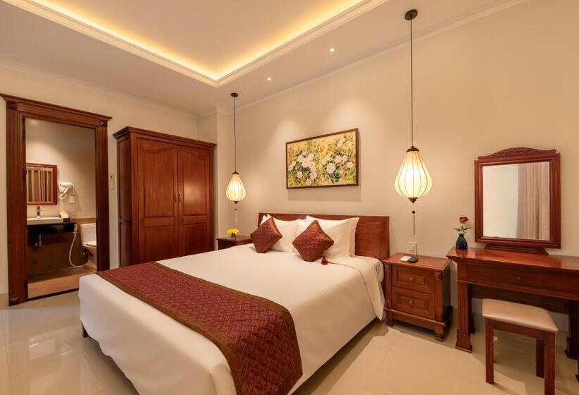 اتاق لوکس با چشم‌انداز, Iris De Villa Hoi An