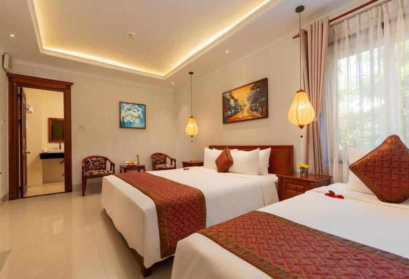 اتاق لوکس سه تخته, Iris De Villa Hoi An