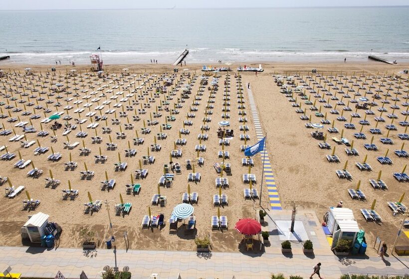 带海景标准四人间, Orizzonte