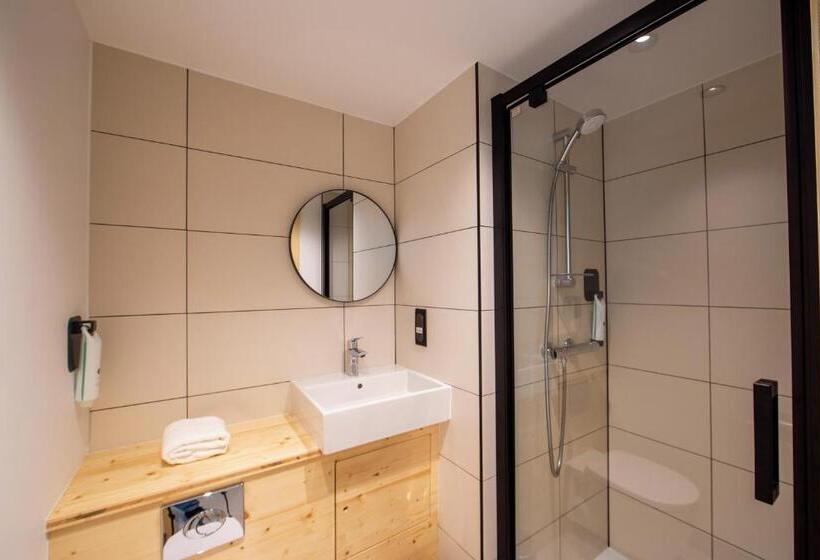 Номер Стандарт, Easyhotel Marseille Euromed