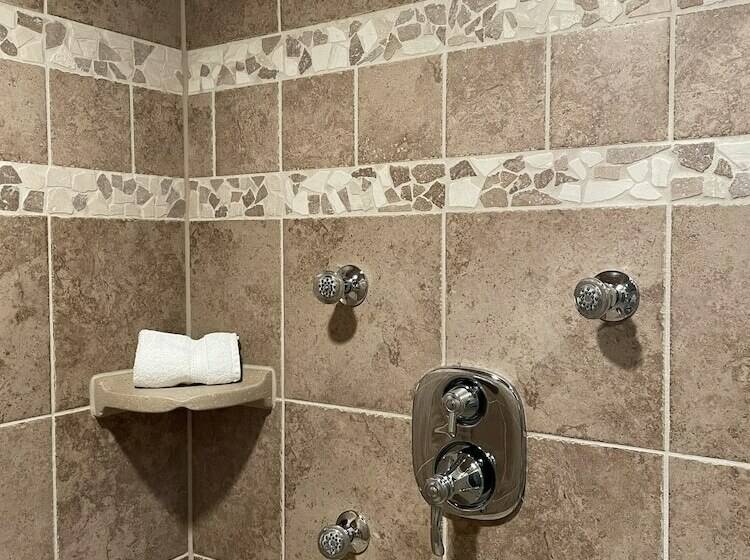 Люкс, Suites At 249