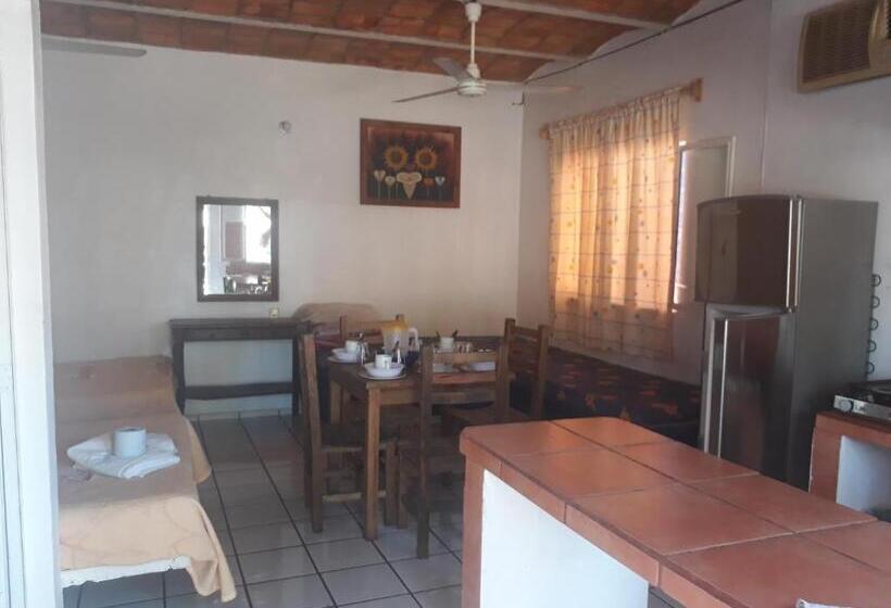 스탠다드 스튜디오, Y Bungalows Islas Careyes
