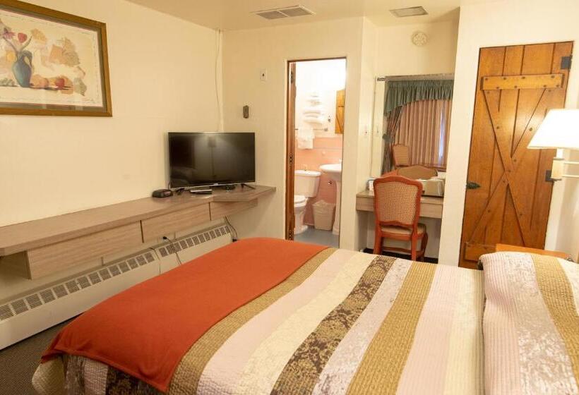 Семейный Номер, Sands Motel