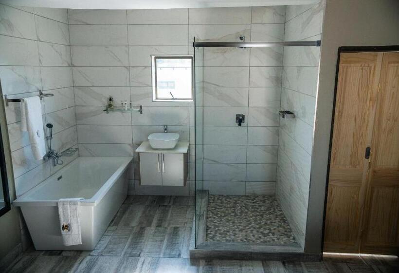 Люкс Повышенной Комфортности, Nyamankulu Guest Lodge