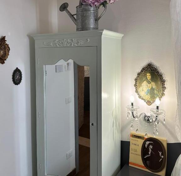 Номер Стандарт, Operà B&b
