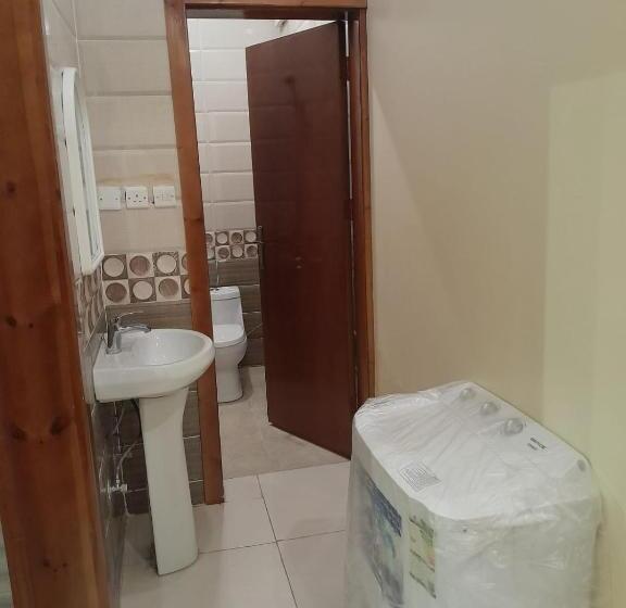 带大床的标准工作室, شقق المصيف