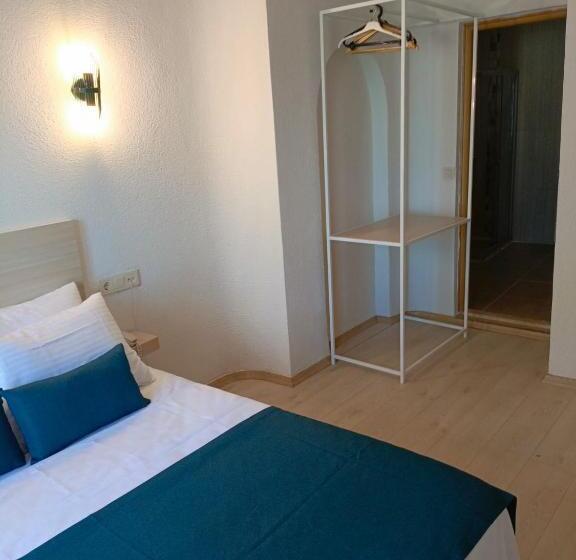 Номер Deluxe с Балконом, Mia Hill Suites