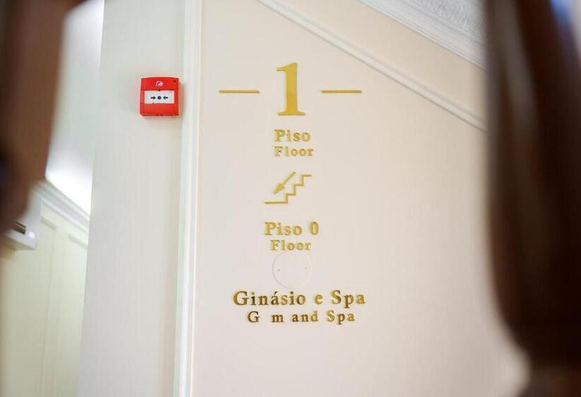 سوییت خانوادگی, Boutique Hotel Teatro