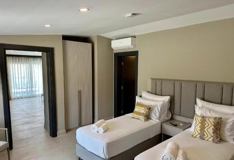 اتاق پریمیوم چهارنفره, Mare Alba