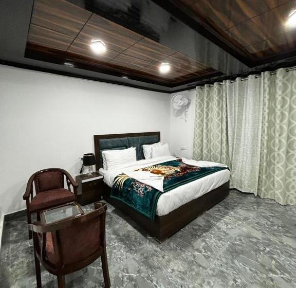 标准间, Lal S Inn