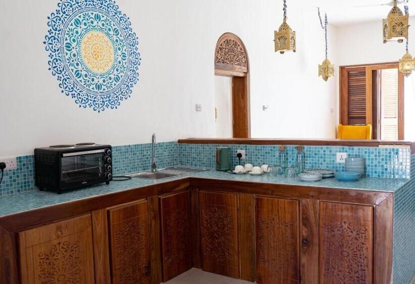 سوییت با استخر, Pili Pili Orient Beach Resort