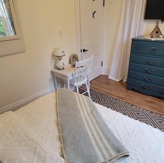 デラックスルーム, Clinton Pond Bed And Breakfast