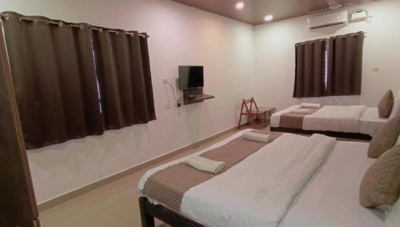 Familjesvit, Beach Comforts By Balaji Inn