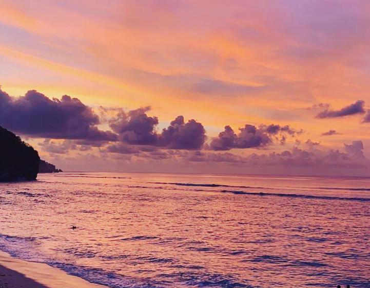 Номер Deluxe Вид на Море, Bale Bingin Beachfront Stay