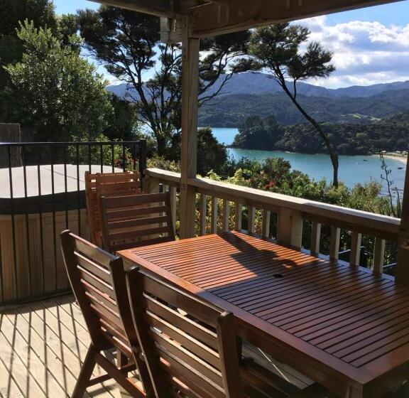 Апартаменты 2 Спальни, Coromandel Seaview Motel