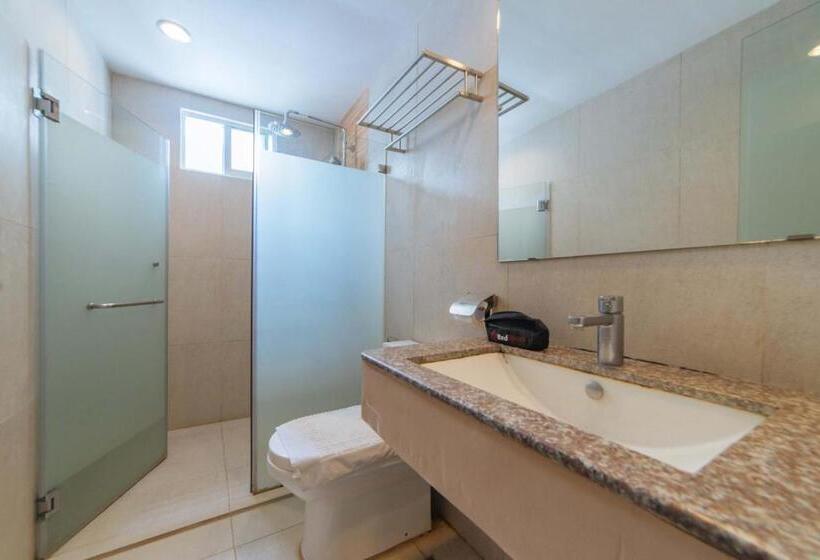 패밀리 룸, Reddoorz Plus At Hotel Metro Kalibo