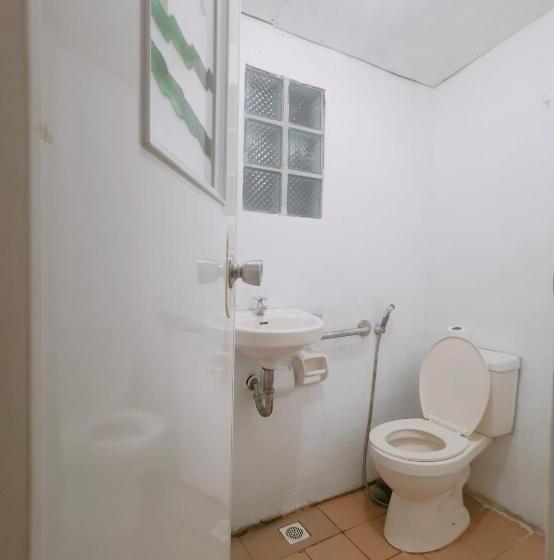 Quarto Quádruplo Estandar, Stay N Save B&b