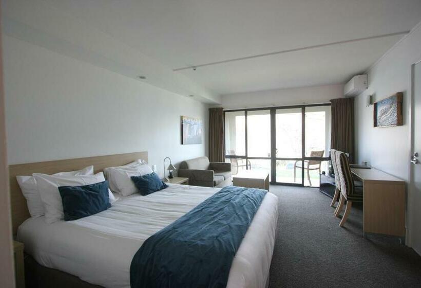 Standard studio with lake view, The Moorings Motel And Apartments