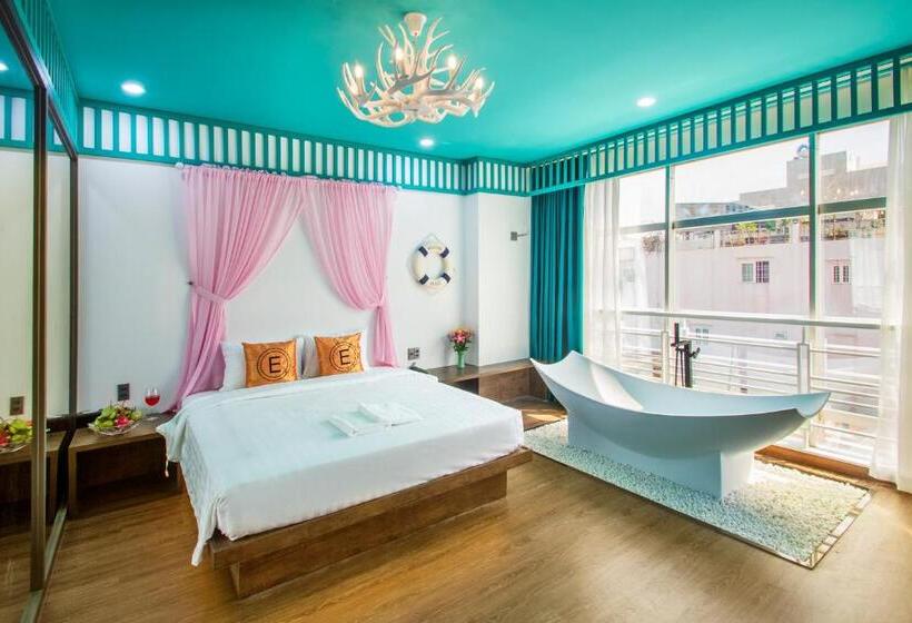 اتاق لوکس با تخت بزرگ, Eros Hotel 2   Love