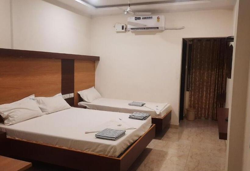 豪华三人间, Rani Residency