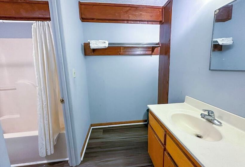 Номер Стандарт 2 Двуспальные Кровати, Weiss Lake Motel By Oyo Cedar Bluff
