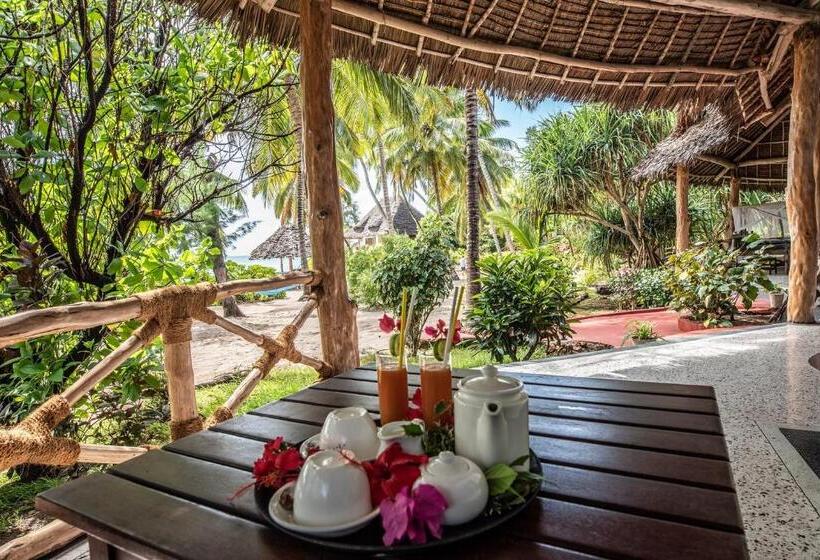 Четырехместный Номер Стандарт, Pongwe Beach