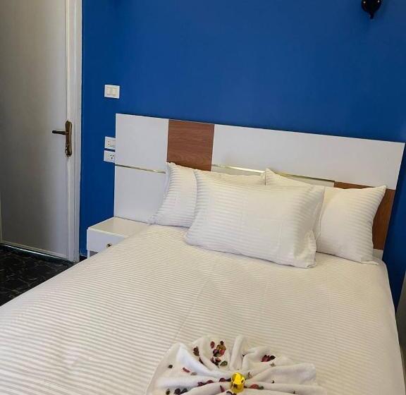 اتاق استاندارد یک تخته با بالکن, Future Hostel