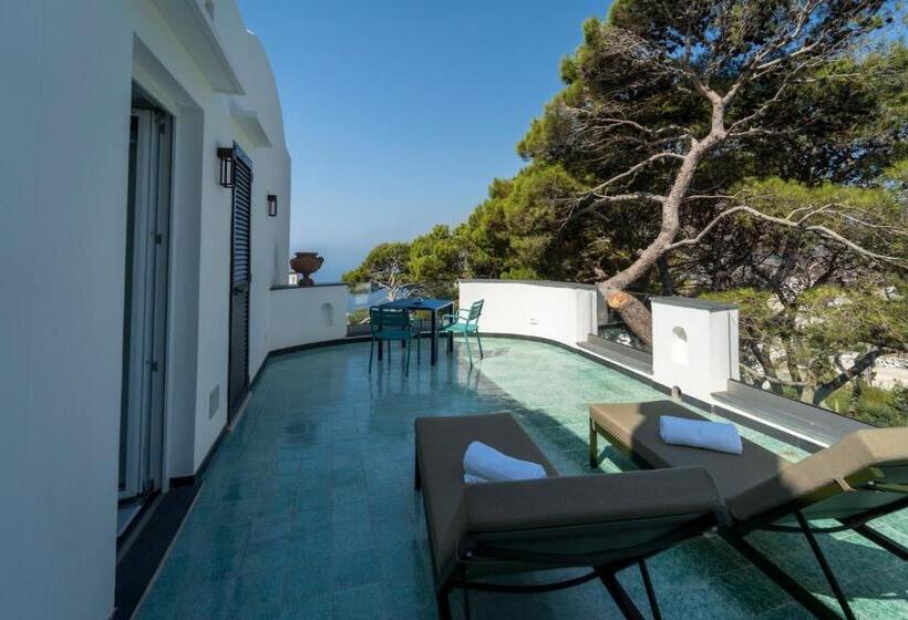 Номер Deluxe Вид на Море с Балконом, Villa L Ara