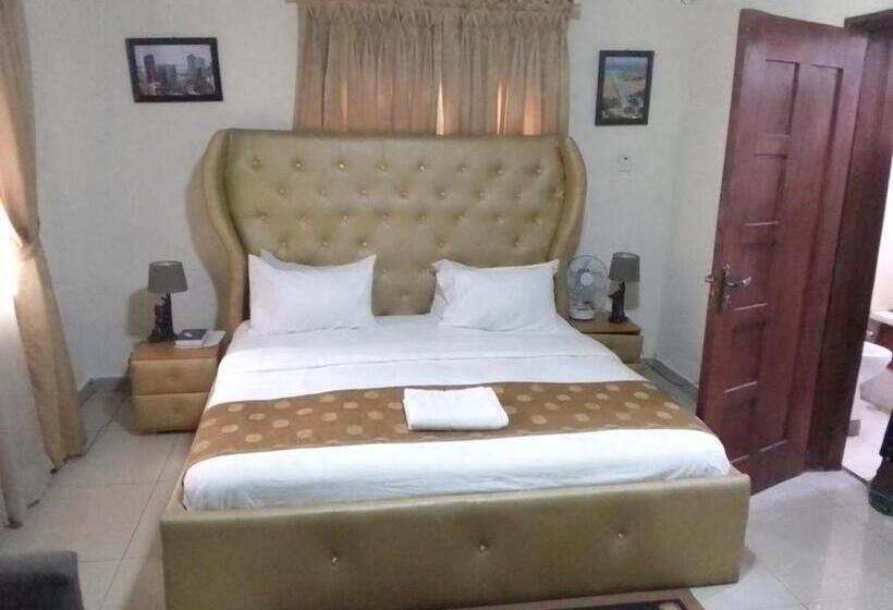 اتاق لوکس با تخت بزرگ, Light House Hotel And Suites