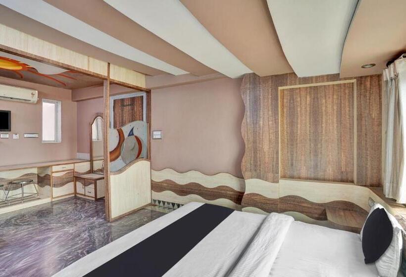 트리플 클래식 룸, Oyo Hotel Shree Goverdhan Palace