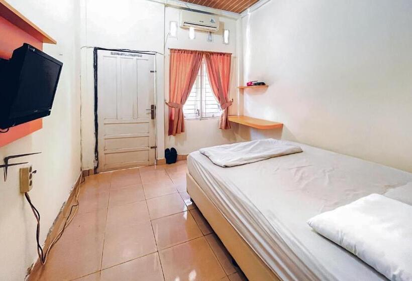 Номер Стандарт, Amira House Kisaran Redpartner