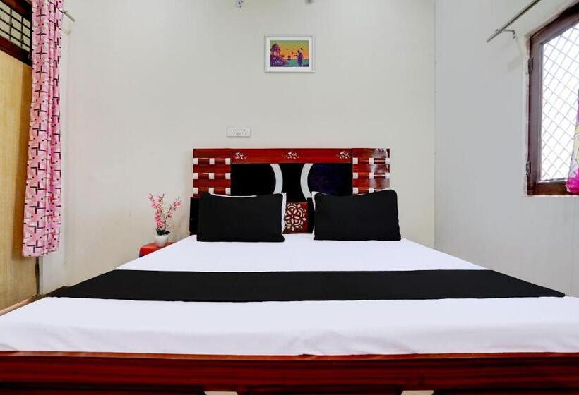 Трехместный Номер Классика, Oyo Akbarpur Inn