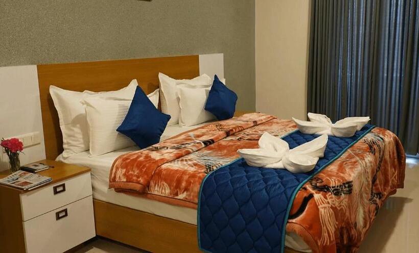 2 Bedroom Apartment with Views, Jj Pearl Residency
