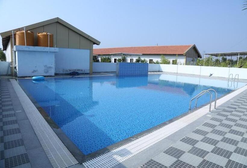 带大床的标准间, Nandi Farm Resort &