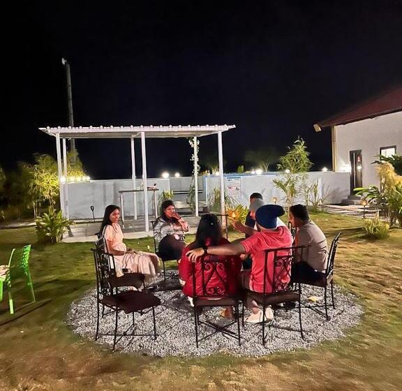 带大床的标准间, Nandi Farm Resort &