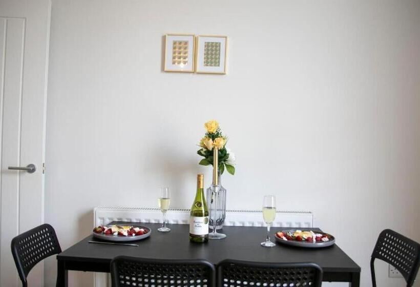 2 Bedrooms Apartment City View, Fortunae City Center Ensuite Apartments