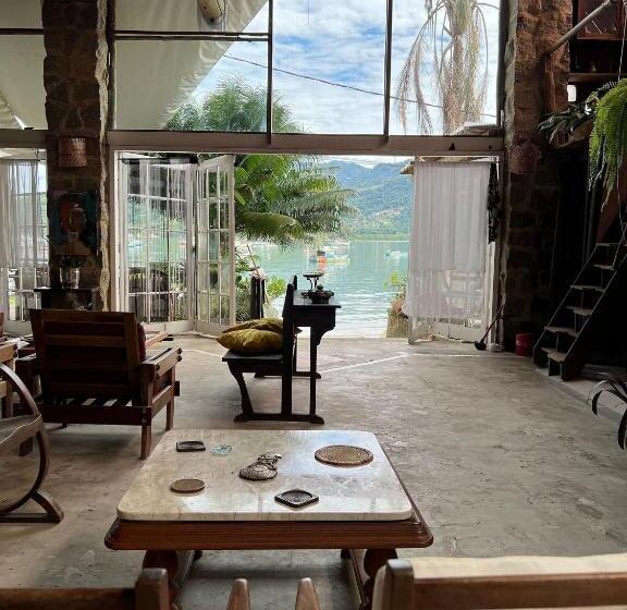 스위트, Suíte Praia Do Rosa, Casa Na Ilha