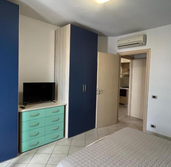 1 Bedroom Apartment Lake View, Casa Vacanze Celeste E C