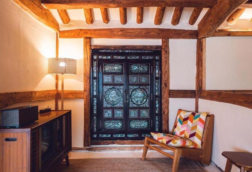 Номер Стандарт, Goheung Namsoonjae Hanok Stay