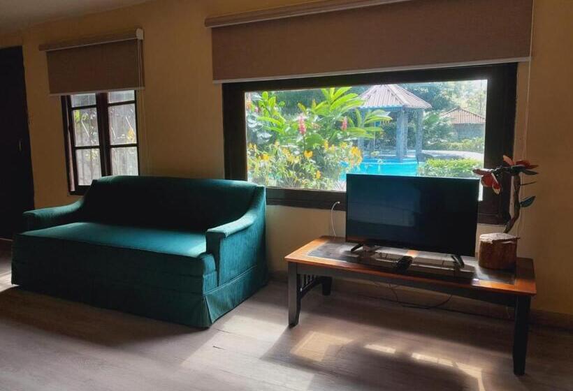 Номер Deluxe, La Casa De Analu