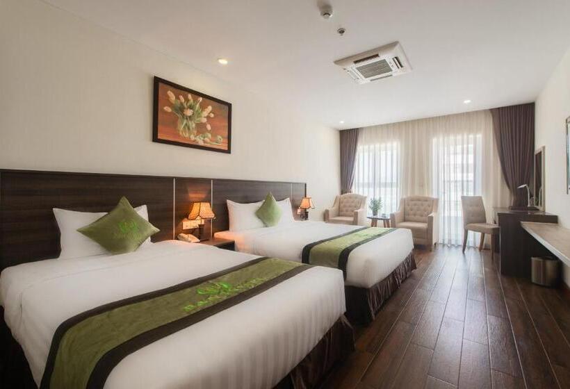 اتاق استاندارد سه تخته با بالکن, Bn Boutique Nha Trang Beach