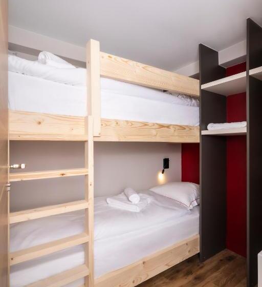 اتاق استاندارد چهارنفره با چشم‌انداز باغ, Chalet Nant Rouge