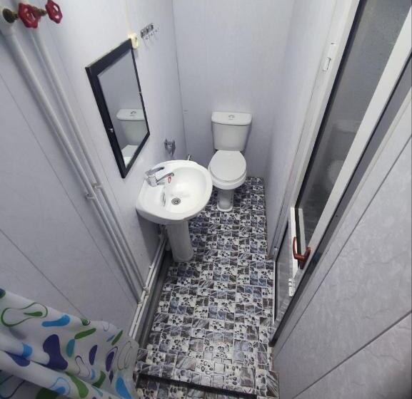 اتاق استاندارد یک نفره, Goziyon Bukhara Hostel
