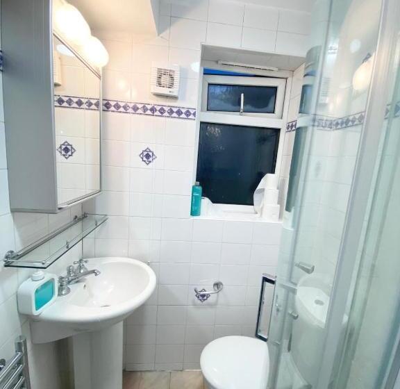 اتاق استاندارد, The Royal Boutique Heathrow Lodge By London